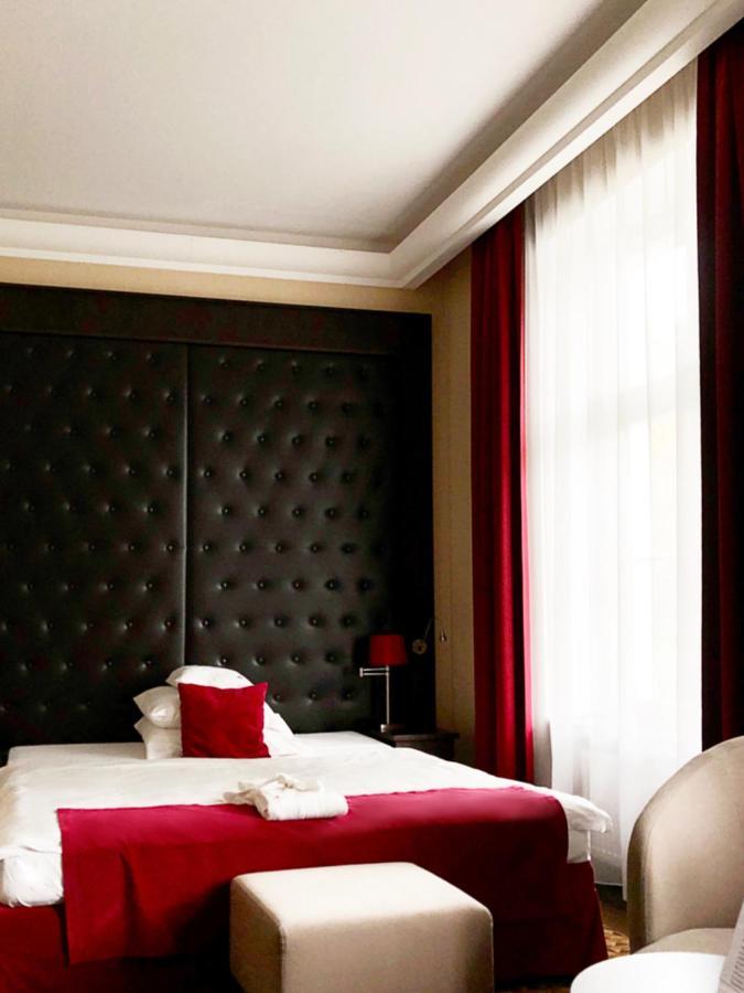 Red Baron Hotel & Restaurant Swidnica  Ngoại thất bức ảnh