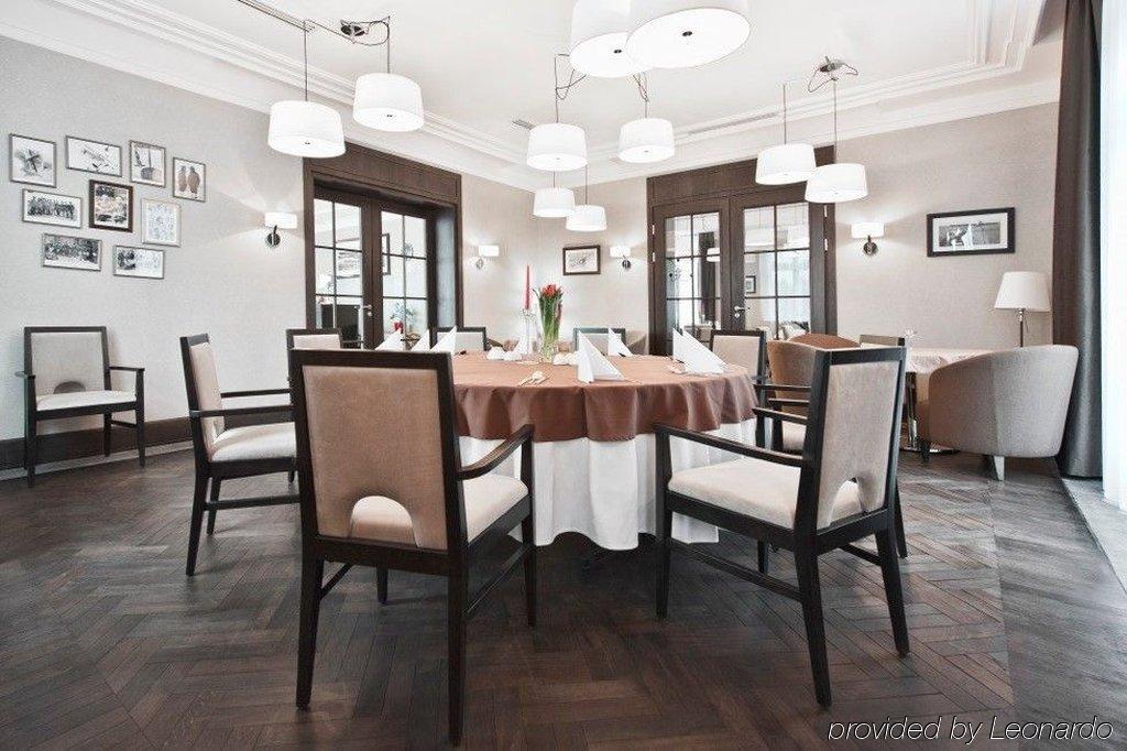 Red Baron Hotel & Restaurant Swidnica  Ngoại thất bức ảnh