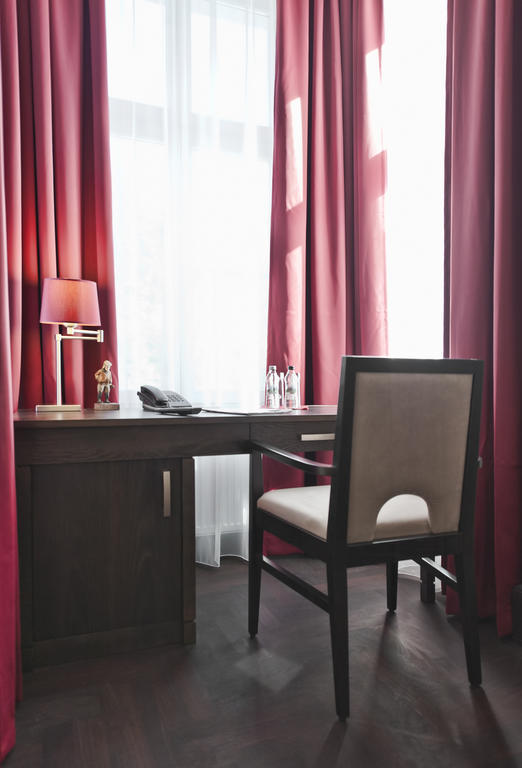 Red Baron Hotel & Restaurant Swidnica  Phòng bức ảnh