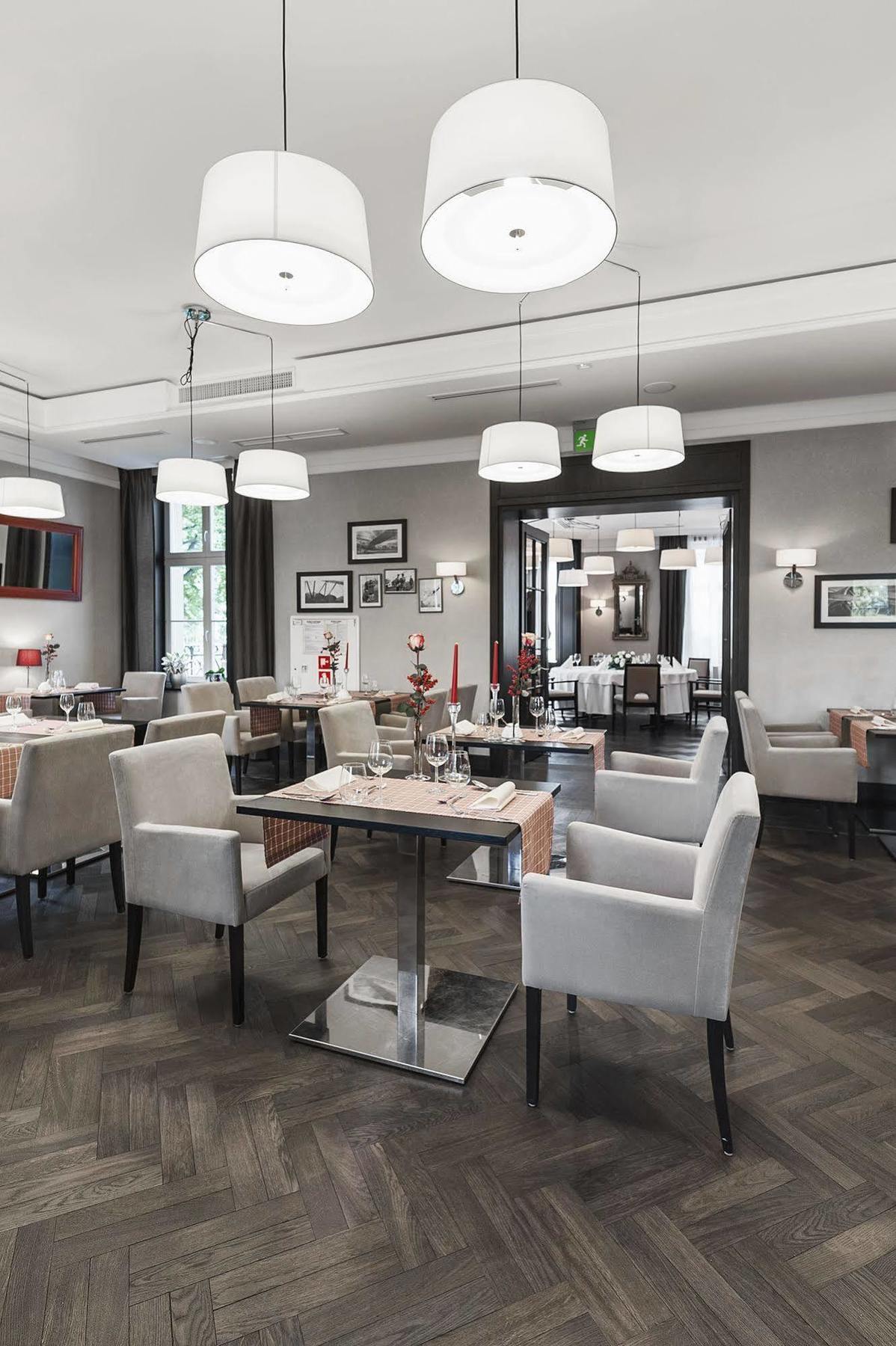 Red Baron Hotel & Restaurant Swidnica  Ngoại thất bức ảnh