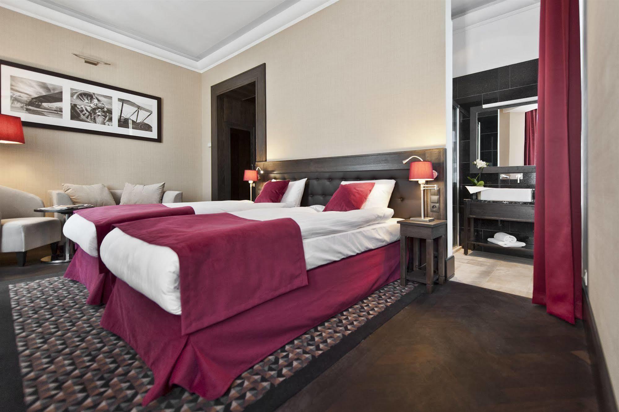 Red Baron Hotel & Restaurant Swidnica  Ngoại thất bức ảnh
