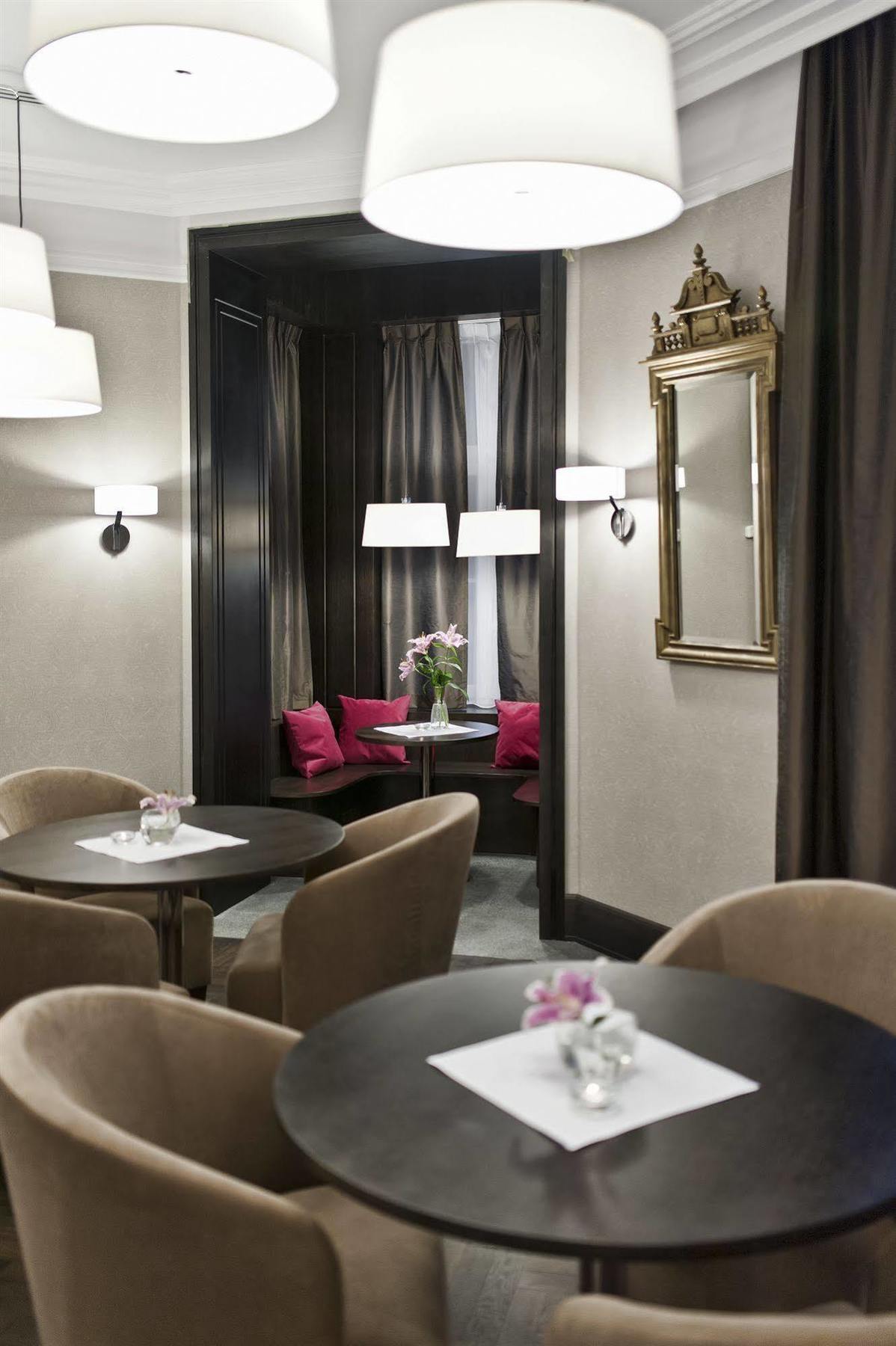 Red Baron Hotel & Restaurant Swidnica  Ngoại thất bức ảnh